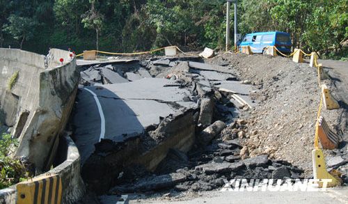 中国、台風、高温、洪水の被害に遭遇