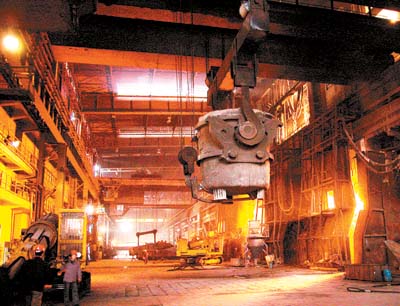 中国、鉄鋼業などの過剰生産と重複建設にメスを入れる