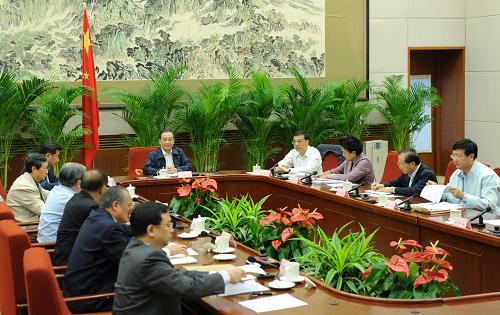 中国、戦略的新興産業を発展、経済・科技における優位獲得を戦略に。