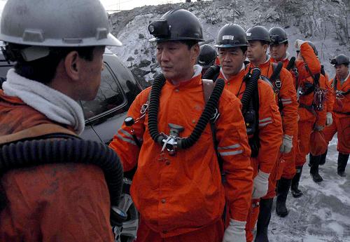 黒竜江省の炭鉱爆発事故、死者は104人に