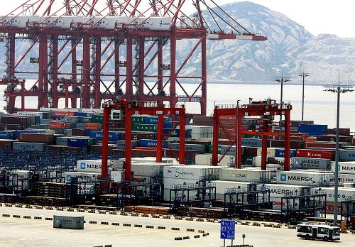 上海港の貨物取扱量、5年連続で世界一を維持