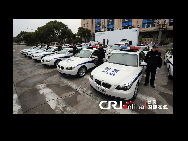 上海市公安局交通警察総隊のBMWのパトカーが30日にお目見えした。このパトカーは上海万博をバックアップする。