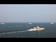 公海で訓練を実施する中国海軍の艦艇