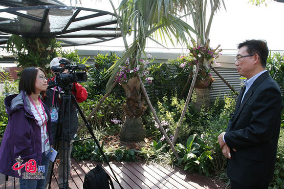 15时中国网记者专访新加坡馆副馆长潘景开 2010上海世博