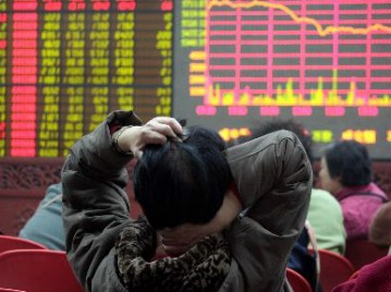 中国株式市場暴落　上海総合指数が5%以上の下げ