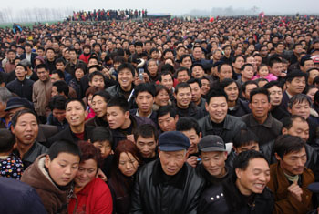 国務院参事官:中国の人口ボーナス期は25年続く