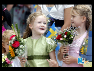 スウェーデン国家館デーに参加したスウェーデンの子供たち（5月23日）