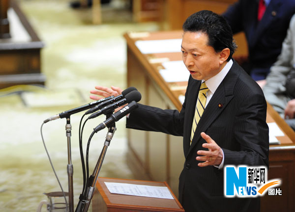 鳩山首相は2日午前10時、民主党の両院議員総会で辞任する意向を表明した
