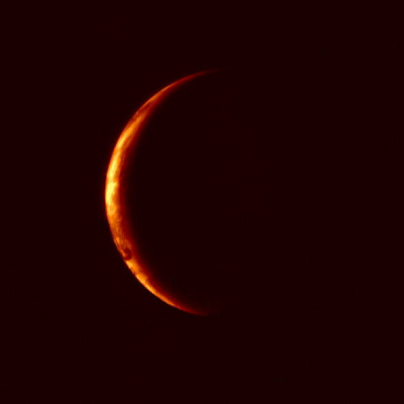 金星探査機「あかつき」が撮影した地球の赤外線写真(5月21日)