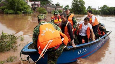 中国、南部の豪雨による死者が90人に