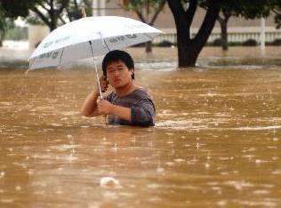集中豪雨、南方9省・自治区で死者132人に