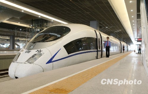 滬寧高速鉄道では、「初めて全線でCRTS-Ⅰ型無道床軌道を採用、初めて全線で国産設備を採用」という2つの「中国一」を樹立した。