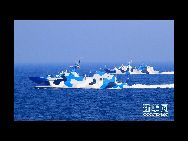 発射台に入る2隻の新型ミサイル艦艇　｢中国網日本語版(チャイナネット)｣　2010年7月7日