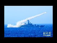 ミサイルを発射する新型ミサイル艦艇　｢中国網日本語版(チャイナネット)｣　2010年7月7日