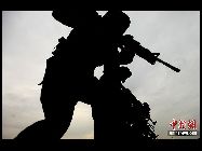 中国･パキスタン対テロ合同軍事演習のシルエット ｢中国網日本語版(チャイナネット)｣　2010年7月8日