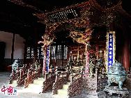 瀋陽故宮は1625年に建設を開始し、清朝が入関する前に太祖ヌルハチが建築した皇宮で、盛京皇宮とも呼ばれる。2004年7月1日に中国蘇州で開かれた第28回世界遺産委員会で、世界文化遺産に選ばれた。