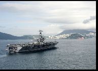 米海軍第7艦隊の空母｢ジョージ･ワシントン｣が21日、25日から実施される米韓合同軍事演習参加のために、韓国の釜山（プサン）港に寄港した。