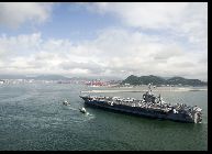 米海軍第7艦隊の空母｢ジョージ･ワシントン｣が21日、25日から実施される米韓合同軍事演習参加のために、韓国の釜山（プサン）港に寄港した。