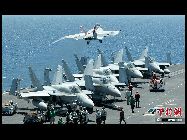 朝鮮半島東部海域（日本海）での米韓合同軍事演習が2日目を迎えた26日、米韓連合司令部と合同参謀本部は、米原子力空母｢ジョージ･ワシントン｣、アジア最大の揚陸艦「独島艦」、韓国の新型駆逐艦、米韓両国の潜水艦など20隻余りの艦艇が、｢対潜自由攻防戦｣の演習を実施したと発表した。 ｢中国網日本語版(チャイナネット)｣　2010年7月27日