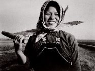 80年代の深セン市西部の砂丘農家の女性