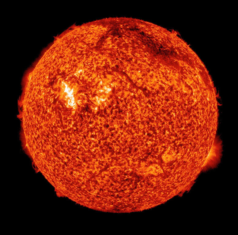 NASA公布太阳北半球耀斑爆发图像[高清]
