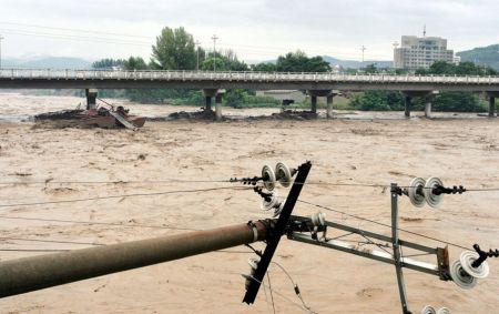 甘肅隴南暴雨致10人遇難12人失蹤 萬人被困(圖)