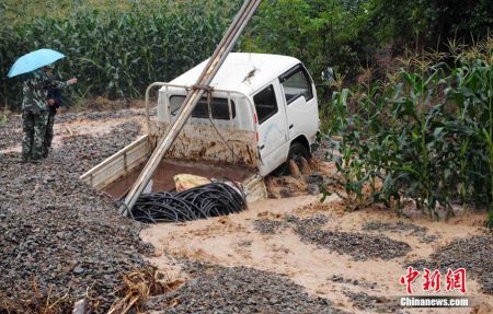 甘肅隴南暴雨致10人遇難12人失蹤 萬人被困(圖)