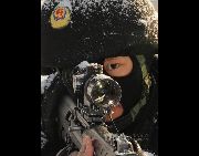中国のテロ対策部隊「雪豹突撃隊」は、もともと「雪狼突撃隊」と呼ばれていたが、国際慣例に従い、胡錦涛･中央軍事委員会主席の批准のもとで、「雪豹突撃隊」に改名された。「雪豹突撃隊」は、中国武装警察の最精鋭部隊であり、中国のテロ対策｢国家チーム｣と称されている。写真は「雪豹突撃隊」の訓練様子。 ｢中国網日本語版(チャイナネット)｣　2010年9月16日