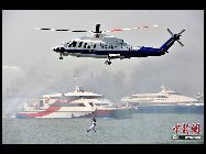 ｢2010年海峡両岸の海上合同捜索救援演習｣が16日、福建省の厦門(アモイ)、金門近くの海域で実施された。大陸部と台湾の捜索救援隊員400人余りが参加し、14隻の捜索・救援船、3機の救援機が派遣された。海上直航便が開通してから、海峡両岸の海上救援部隊が大規模な陸海空捜索救援演習を行うのはこれが初めてとなる。 ｢中国網日本語版(チャイナネット)｣ 2010年9月16日