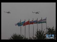 上海協力機構（SCO）の対テロ合同軍事演習「平和の使命2010」は18日、カザフスタンの演習場で、初めての実兵･実弾陸空総合演習を行った。 ｢中国網日本語版(チャイナネット)｣　2010年9月19日