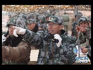 上海協力機構（SCO）の対テロ合同軍事演習「平和の使命2010」は18日、カザフスタンの演習場で、初めての実兵･実弾陸空総合演習を行った。 ｢中国網日本語版(チャイナネット)｣　2010年9月19日