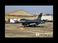 米韓空軍は10月15から22日まで、韓国西部にある群山空軍基地で大規模な合同航空演習(Max　Thunder訓練)を実施した。この合同演習は、今年下半期から行われている米韓の合同軍事演習の一環で、両国空軍の協同作戦能力を高めることを目的としている。 ｢中国網日本語版(チャイナネット)｣　2010年11月3日