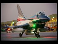 夜間飛行訓練の離陸を待つ｢殲－10｣(11月2日)