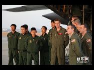 8日間にわたる日米合同軍事演習が4日目に入った6日、在日米軍横田航空基地のC130Hハーキュリーズ輸送機が、空中防衛や航行護衛の演習に参加した。｢中国網日本語版(チャイナネット)｣　2010年12月7日