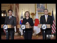 米国、韓国、日本の3カ国の外相は6日、米国の首都ワシントンで、朝鮮半島の情勢について会談し、「3カ国の協力を強化することが地域の平和と安定の維持にとって極めて重要だ」と強調した。この日、3カ国外相は会談後、共同コミュニケを発表した。 ｢中国網日本語版(チャイナネット)｣　2010年12月6日