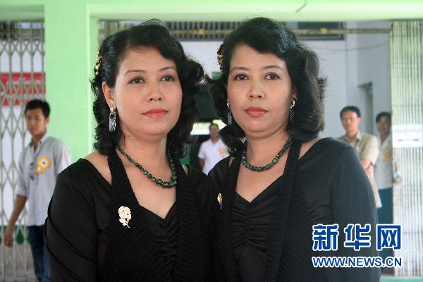 缅甸举行双胞胎多胞胎最相似比赛