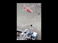 仙台で救助活動を展開する救助員たち｢中国網日本語版(チャイナネット)｣　2011年3月13日