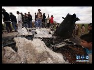 ロイター通信によると、リビアで21日夜から22日朝にかけての作戦で、米軍F-15E戦闘機が墜落し、乗員2人は救助された。攻撃を受けたのではなく、事故とみられる。一方、リビア政府軍は22日も反体制派拠点ミスラタなど西部2都市で攻撃を加えた。｢中国網日本語版(チャイナネット)｣　2011年3月23日