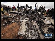 ロイター通信によると、リビアで21日夜から22日朝にかけての作戦で、米軍F-15E戦闘機が墜落し、乗員2人は救助された。攻撃を受けたのではなく、事故とみられる。一方、リビア政府軍は22日も反体制派拠点ミスラタなど西部2都市で攻撃を加えた。｢中国網日本語版(チャイナネット)｣　2011年3月23日