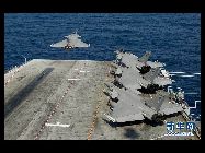 フランスは現地時間20日午後1時14分、同國海軍初の原子力空母?シャルル?ドゴール?をリビア沖に派遣することを決めた。1900―2000人の兵士のほか、空母には?ダッソーラファール?や?ミラージュ?を含む20機あまりの戦闘機も搭載されている。?中國網日本語版(チャイナネット)?　2011年3月29日