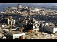 1986年4月26日1時23分にソビエト連邦（現：ウクライナ）のチェルノブイリ原子力発電所4号炉で原子力事故が起きた。広島に投下された原子爆弾に換算して約500発分の原爆投下に相当する量の放射性物質が撒き散らされたことから、「核戦争」とも表現された。 ｢中国網日本語版(チャイナネット)｣　2011年3月29日