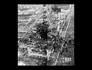 1986年4月26日1時23分にソビエト連邦（現：ウクライナ）のチェルノブイリ原子力発電所4号炉で原子力事故が起きた。広島に投下された原子爆弾に換算して約500発分の原爆投下に相当する量の放射性物質が撒き散らされたことから、「核戦争」とも表現された。 ｢中国網日本語版(チャイナネット)｣　2011年3月29日