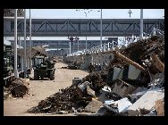 地震と津波による深刻な被害に見舞われた仙台空港で現在、日本の自衛隊と米軍は、空港機能のいち早い復旧に力を尽くしている。 ｢中国網日本語版(チャイナネット)｣　2011年3月31日
