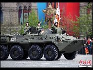 ロシア政府が現地時間5月9日午前10時に、モスクワの赤の広場で行われた戦勝記念66周年パレードで、100機以上の先進兵器が公開された。 ｢中国網日本語版(チャイナネット)｣　2011年5月10日