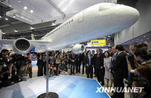 資料写真：中国国産大型機C919が珠海航空ショーに出展され、初めてお目見えになった(2010年11月15日)