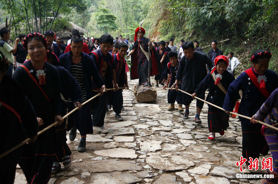 探秘中国最原始的佤族村寨
