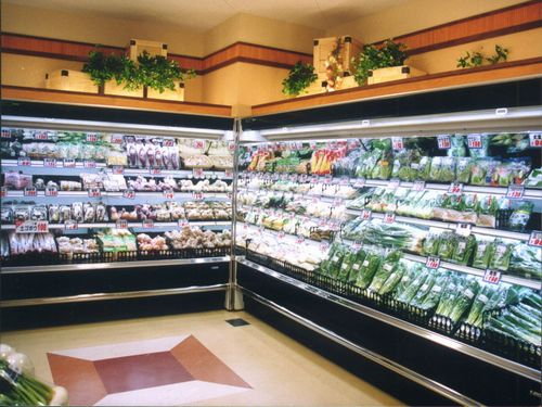 資料写真:日本のスーパーの野菜コーナー