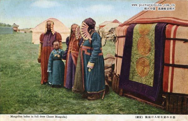 モンゴル族の女性
