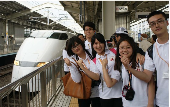 大震災後初の中国人大学生日本訪問団が日本到着