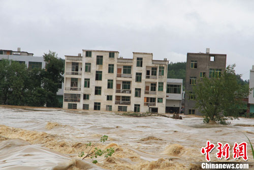 江西省などで洪水による被害が拡大